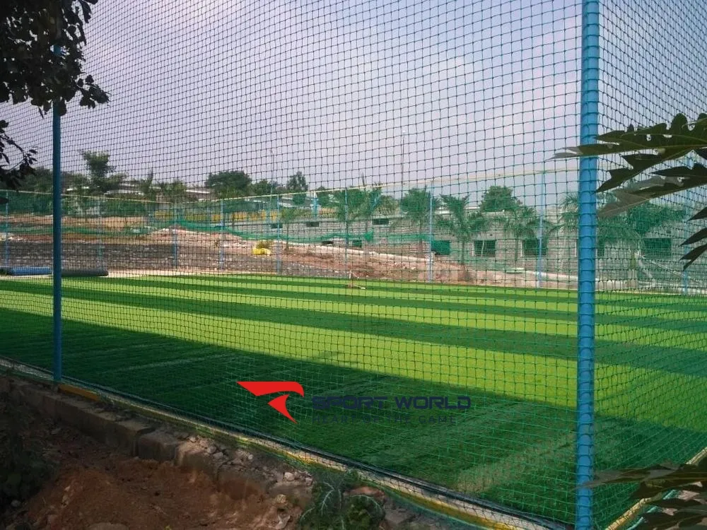 Thi c&ocirc;ng lưới chắn b&oacute;ng