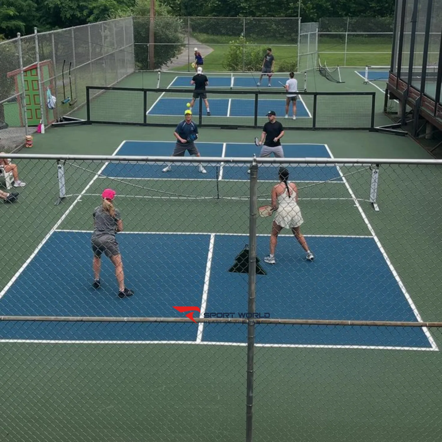 Kh&oacute; khăn khi kinh doanh s&acirc;n pickleball