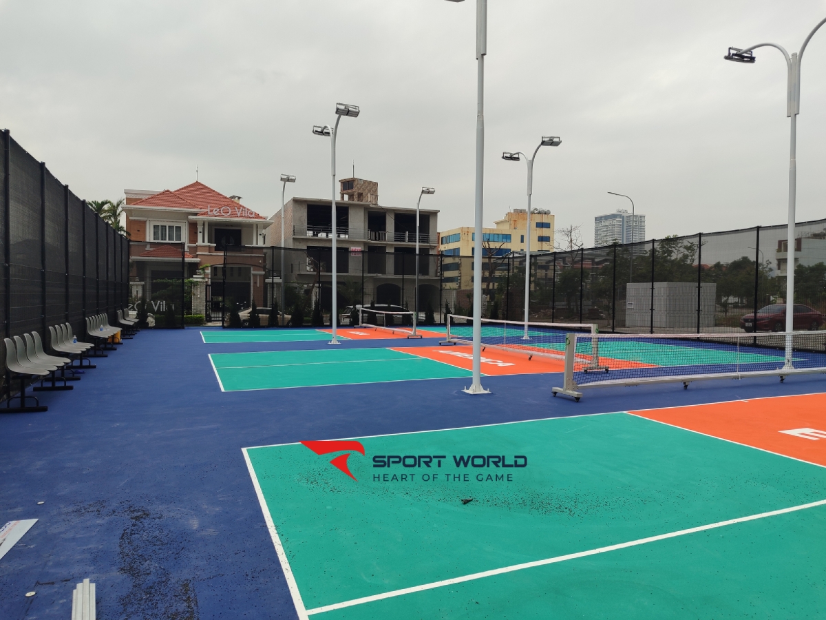 Chiếu s&aacute;ng s&acirc;n pickleball
