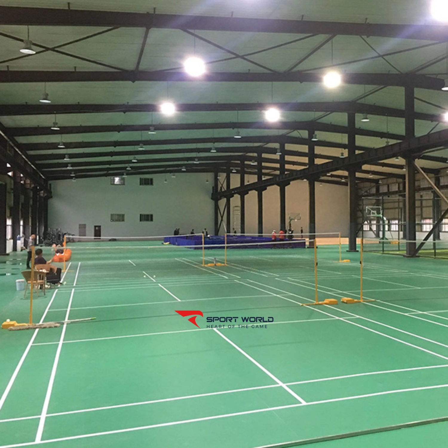 s&acirc;n cầu l&ocirc;ng v&acirc;n quả vải