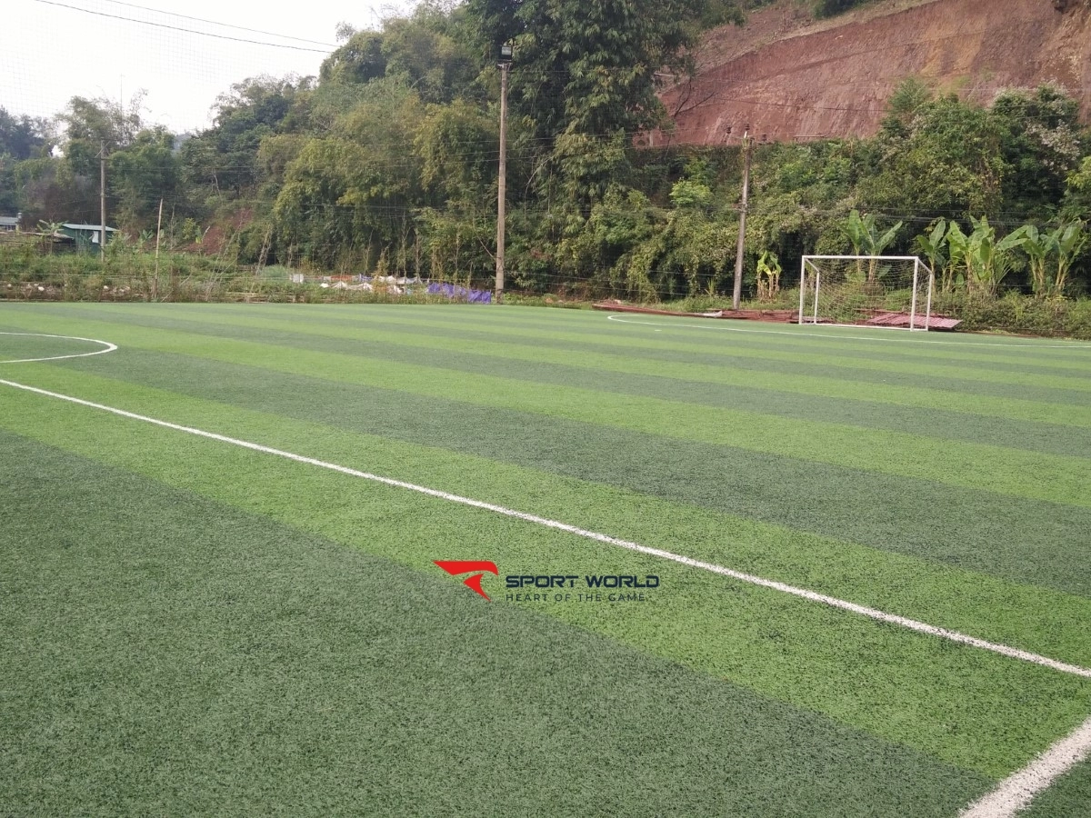 Sân bóng Bản Chau Stadium