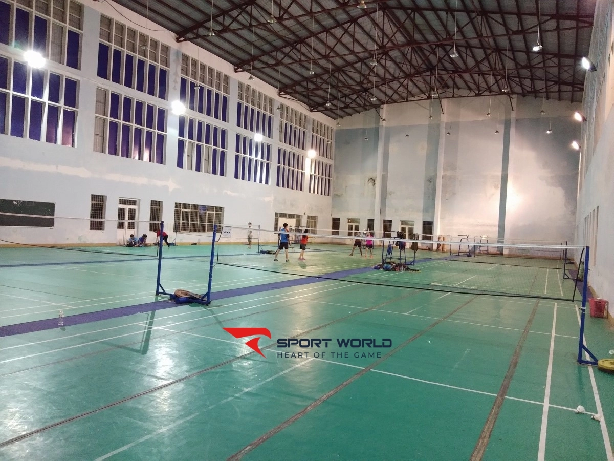 CỔNG TRƯỜNG ĐẠI HỌC THỂ DỤC THỂ THAO HIỆN ĐẠI VÀ KHANG TRANG