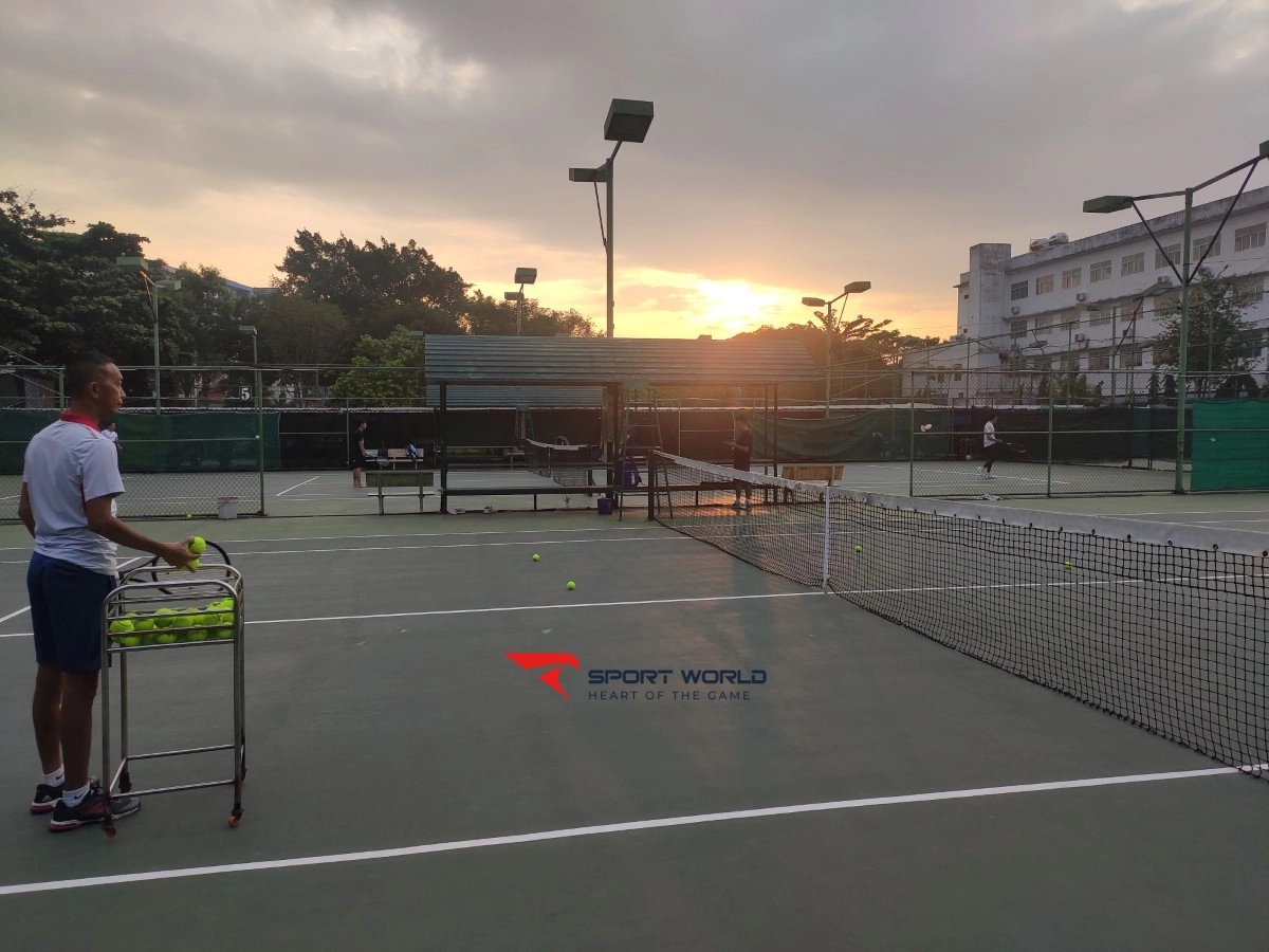 Sân Tennis Á Châu