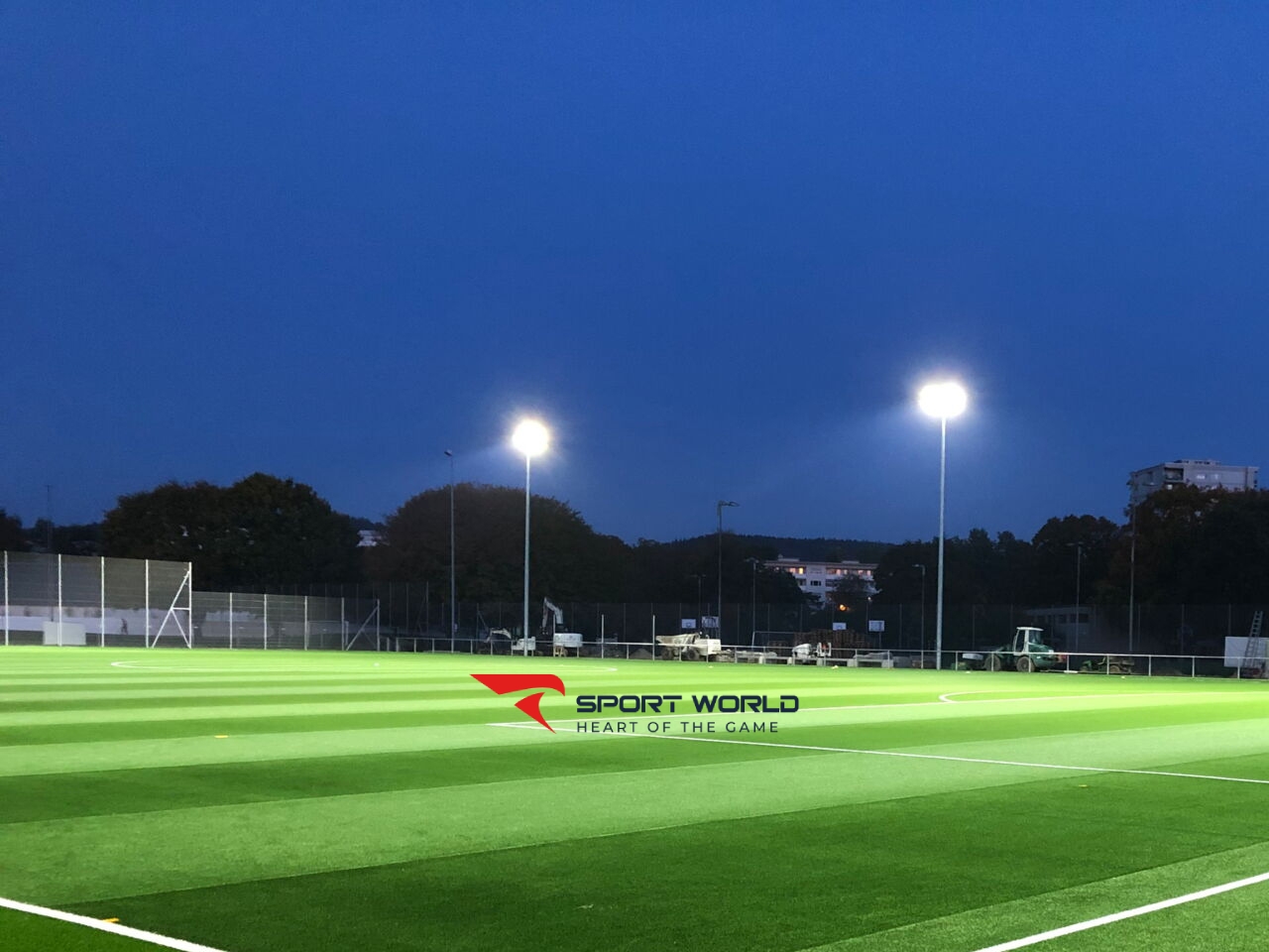 Hệ thống chiếu sáng đảm bảo sân bóng 