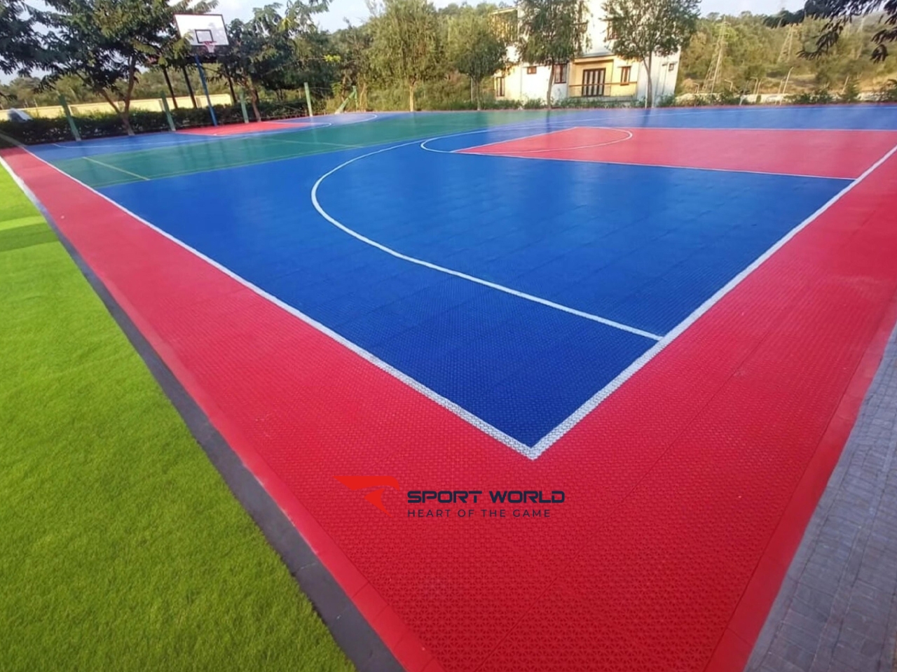 Lát sân bóng rổ bằng tấm nhựa pp interlocking