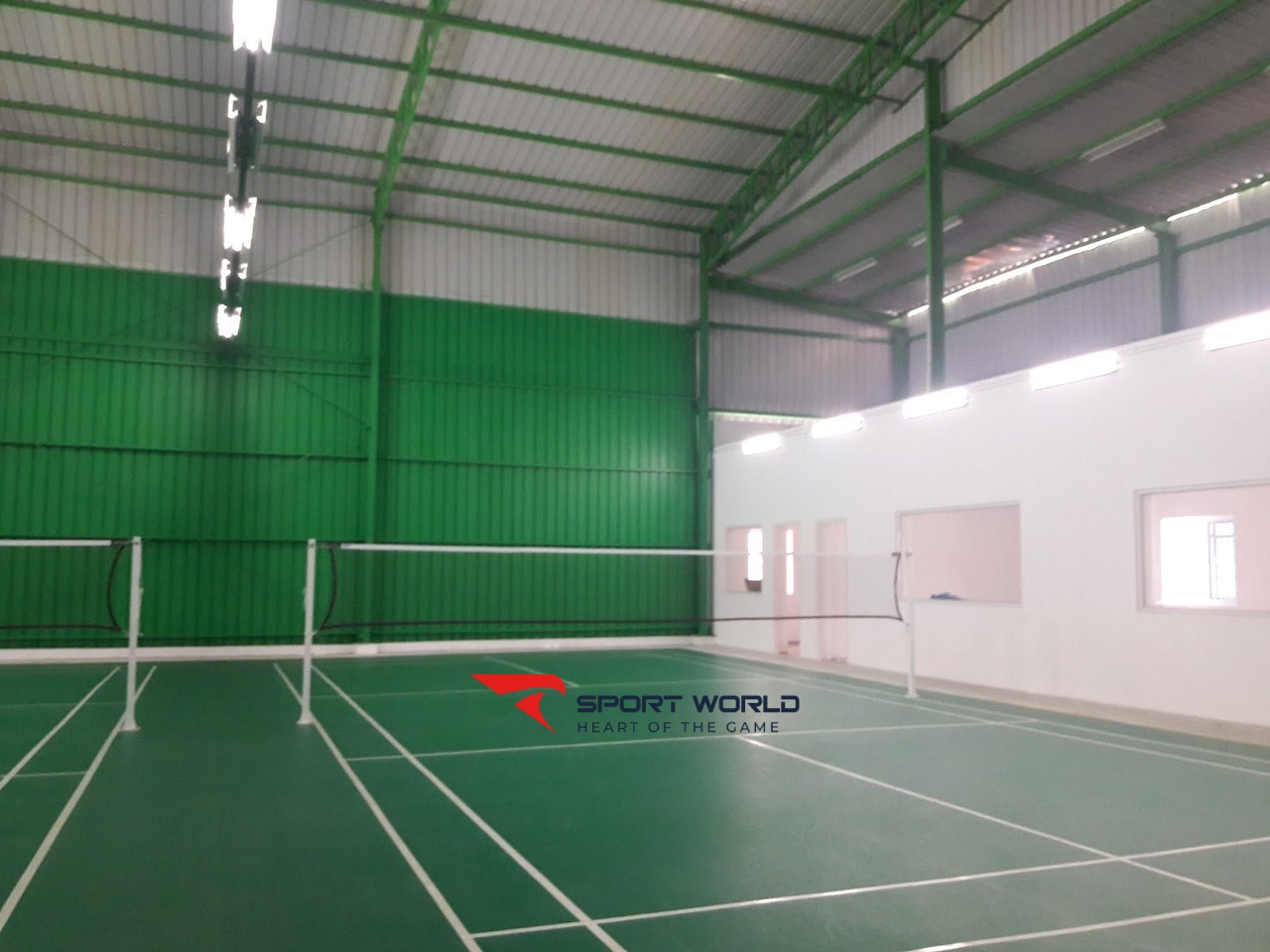 Chi phí khung và mái che (cho sân trong nhà)