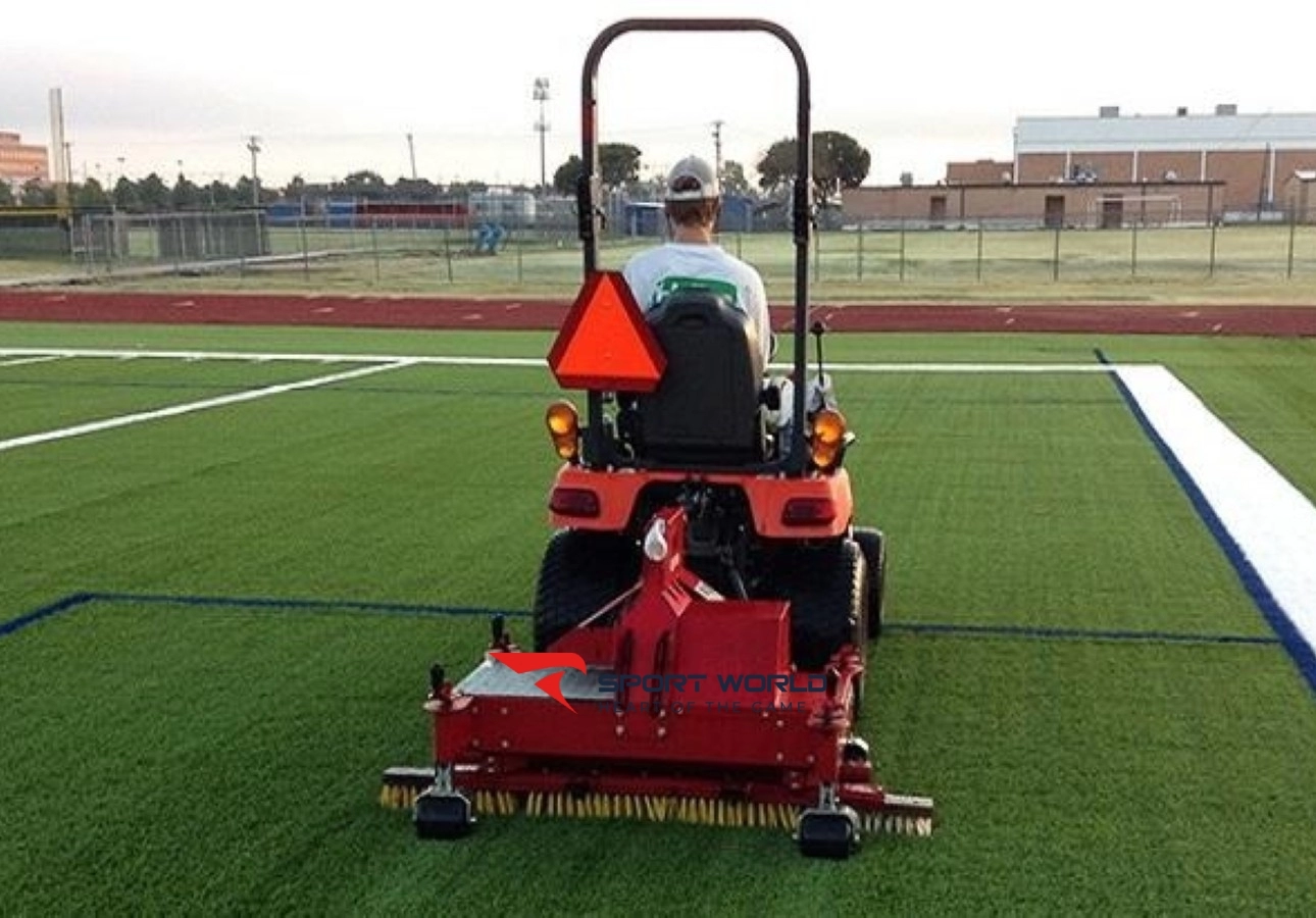 Bảo dưỡng sân bóng đá mini cỏ nhân tạo