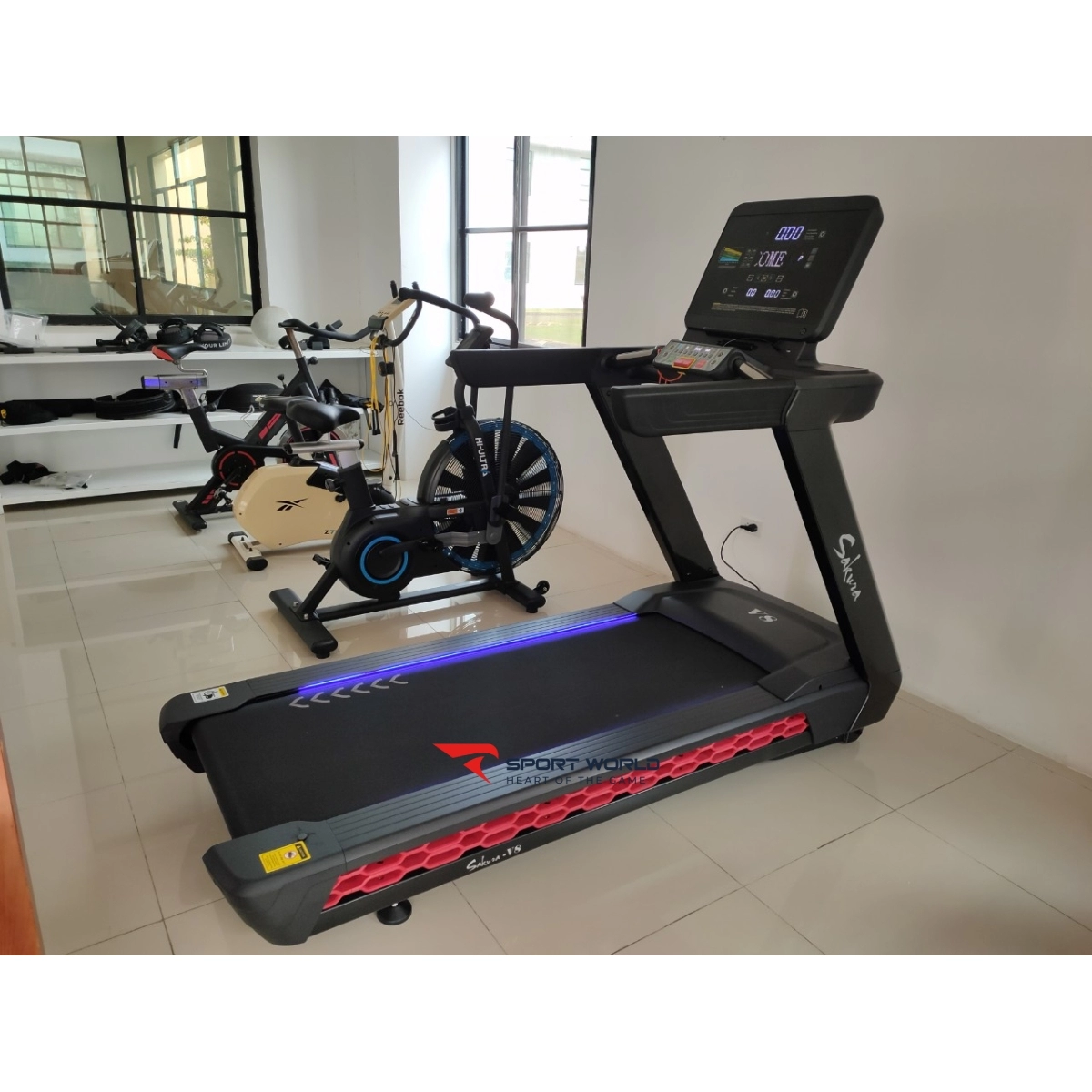 Máy chạy bộ phòng gym Sakura V8