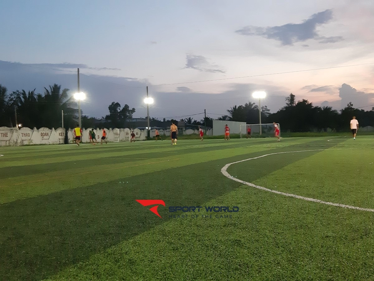 Sân bóng đá Minh Hoàng