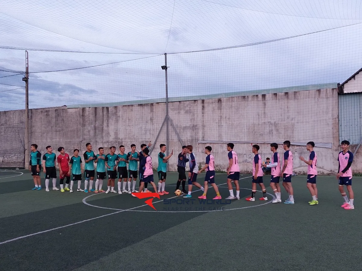 Sân bóng đá Chợ Đêm Chí Hùng