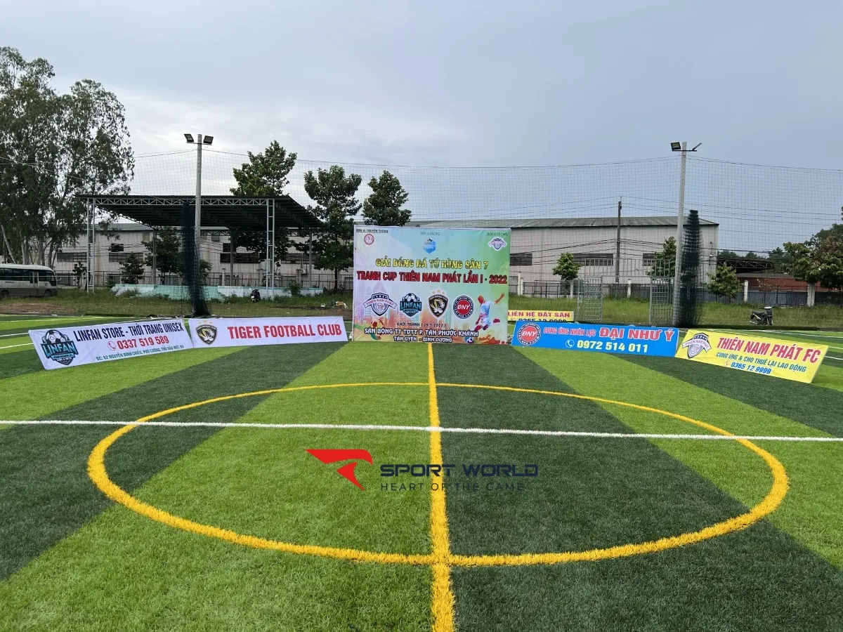 Sân bóng đá Thiên Nam Stadium