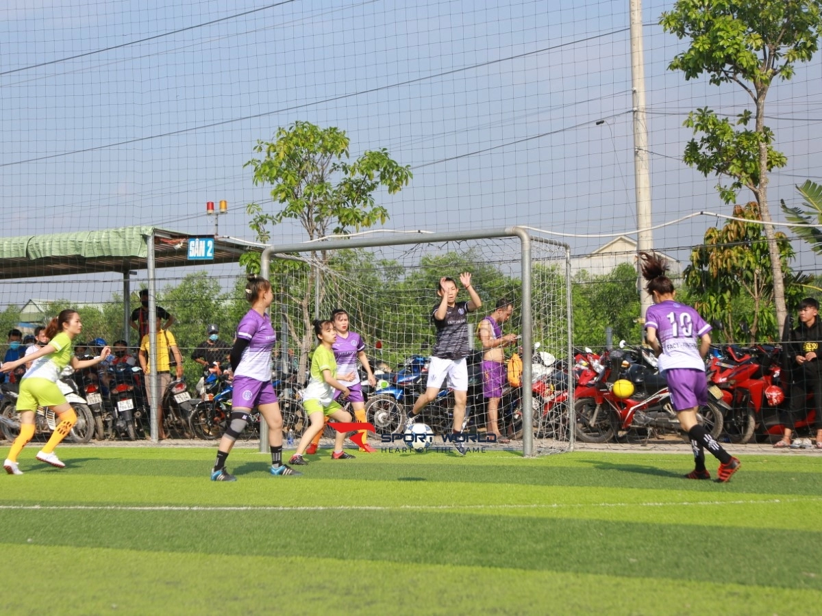 Sân Bóng Đá Mini Uyên Hưng 1