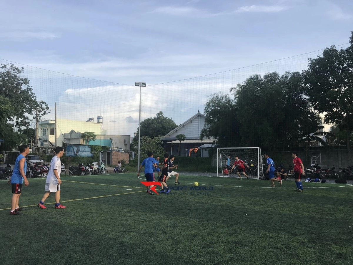 Sân bóng đá Đông Thành