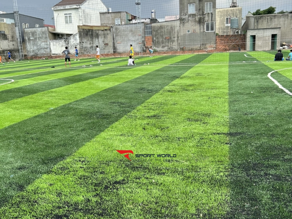 Sân bóng đá Đỉnh Cao - Bình Dương