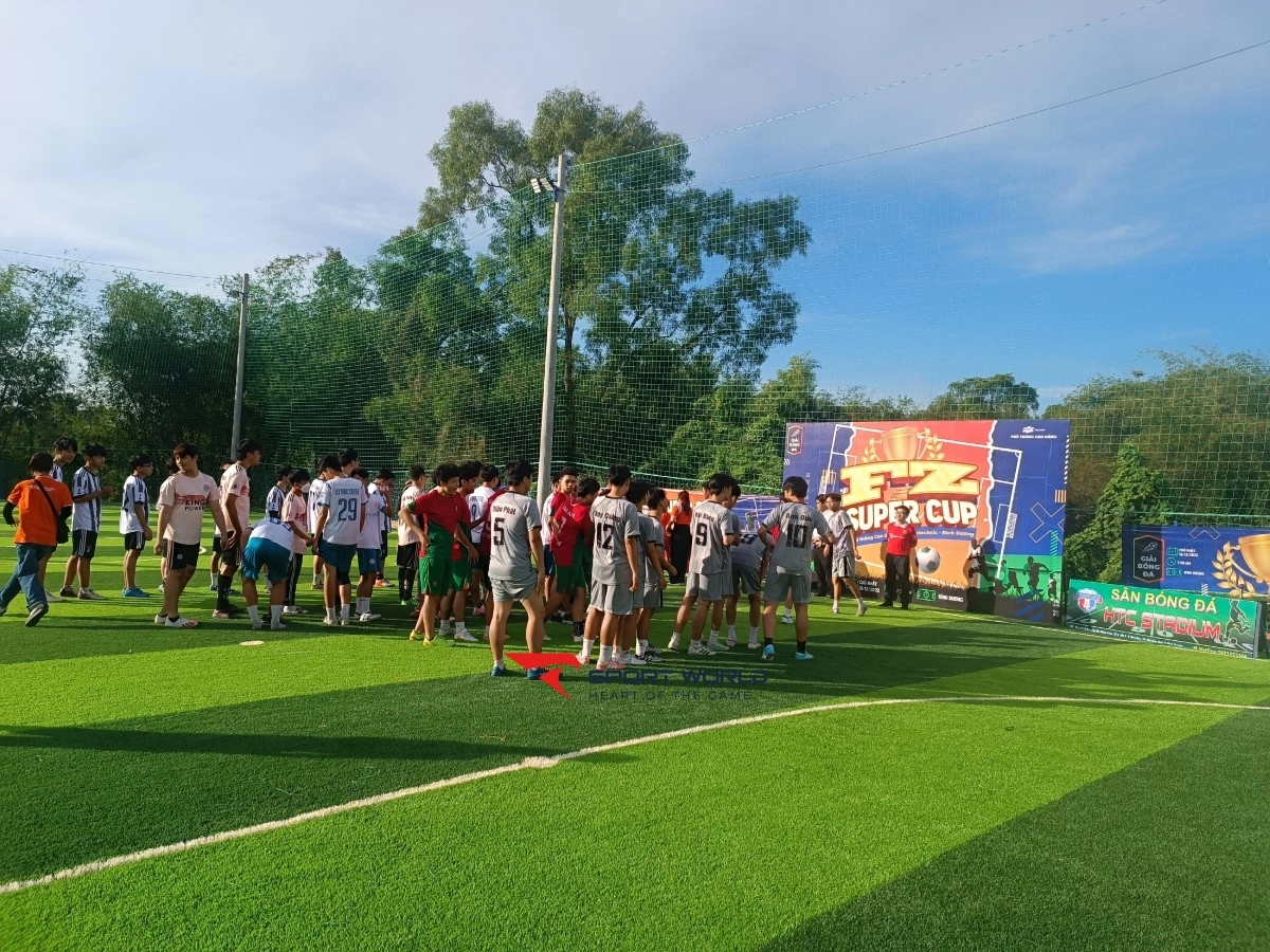 Sân bóng đá HTC Stadium