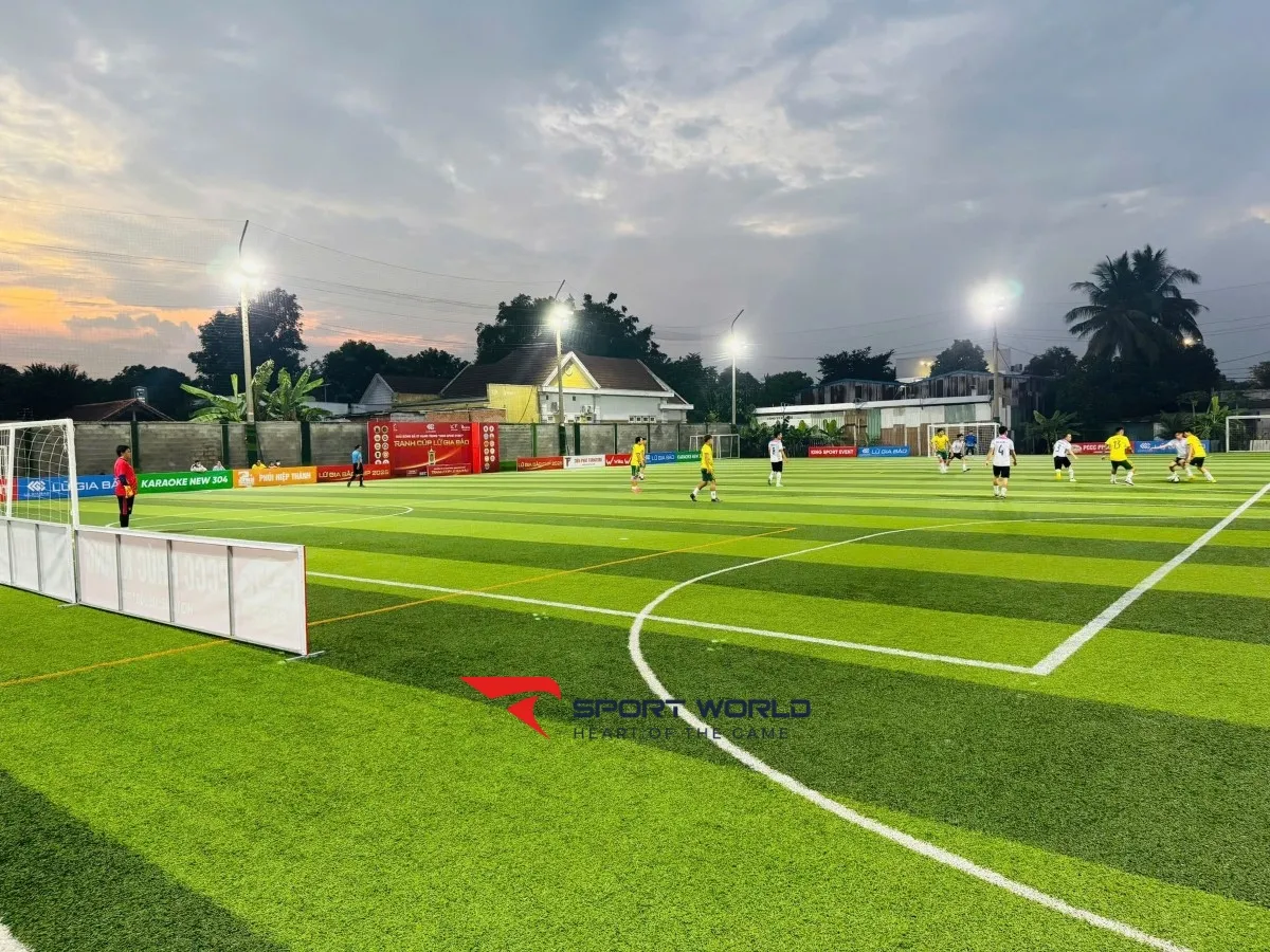 Sân bóng đá Phủi Hiệp Thành