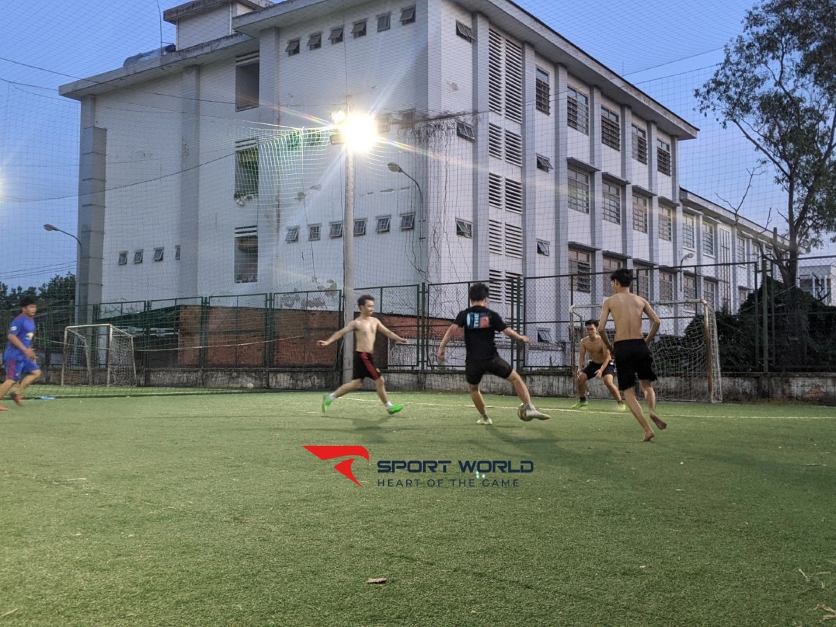 Sân bóng ĐH Thủy Lợi cơ sở 2
