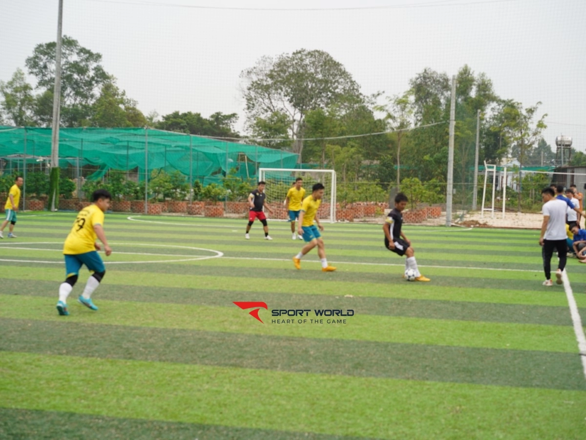 Sân bóng Bảo Uyên