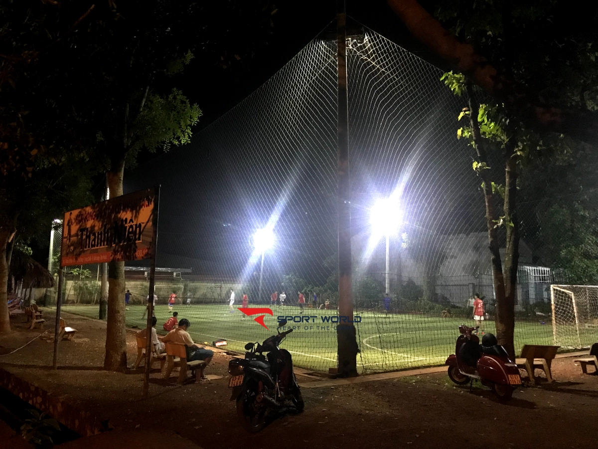 Sân banh Thanh Niên