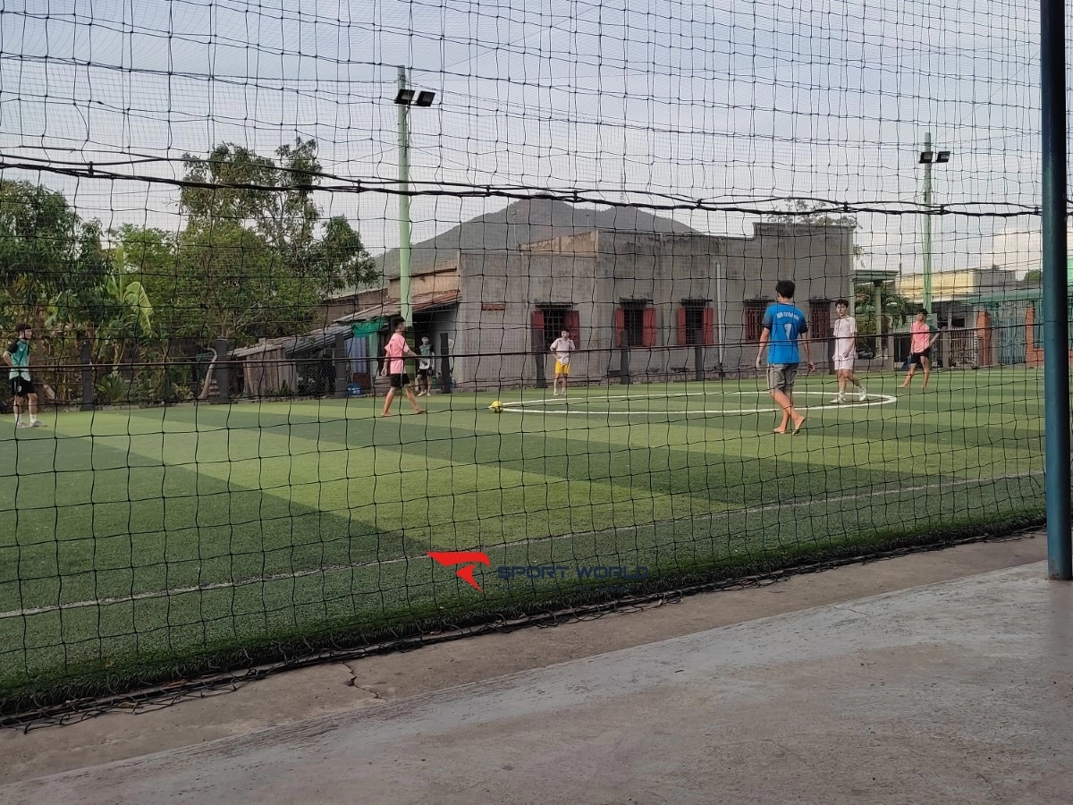 Sân bóng đá Út Hên 