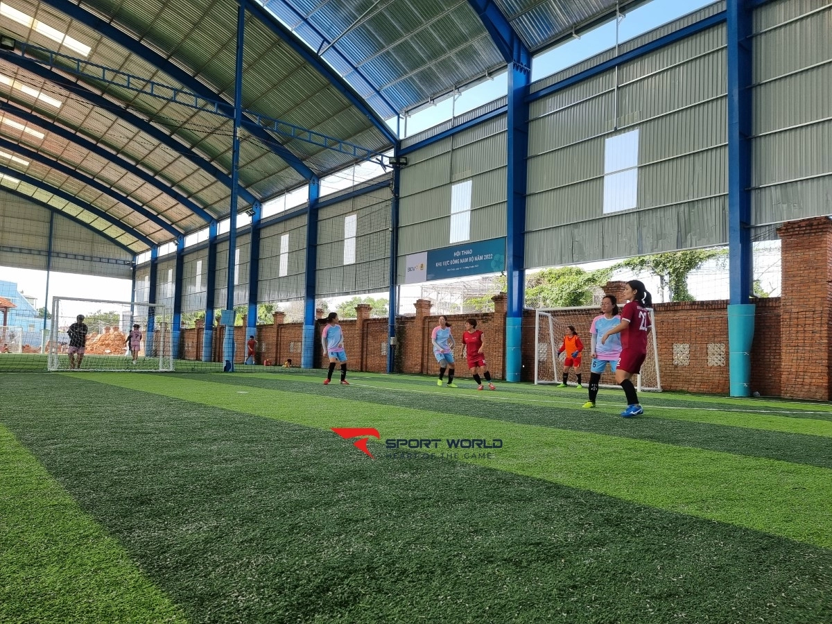 Sân bóng đá mini Hòa Phát