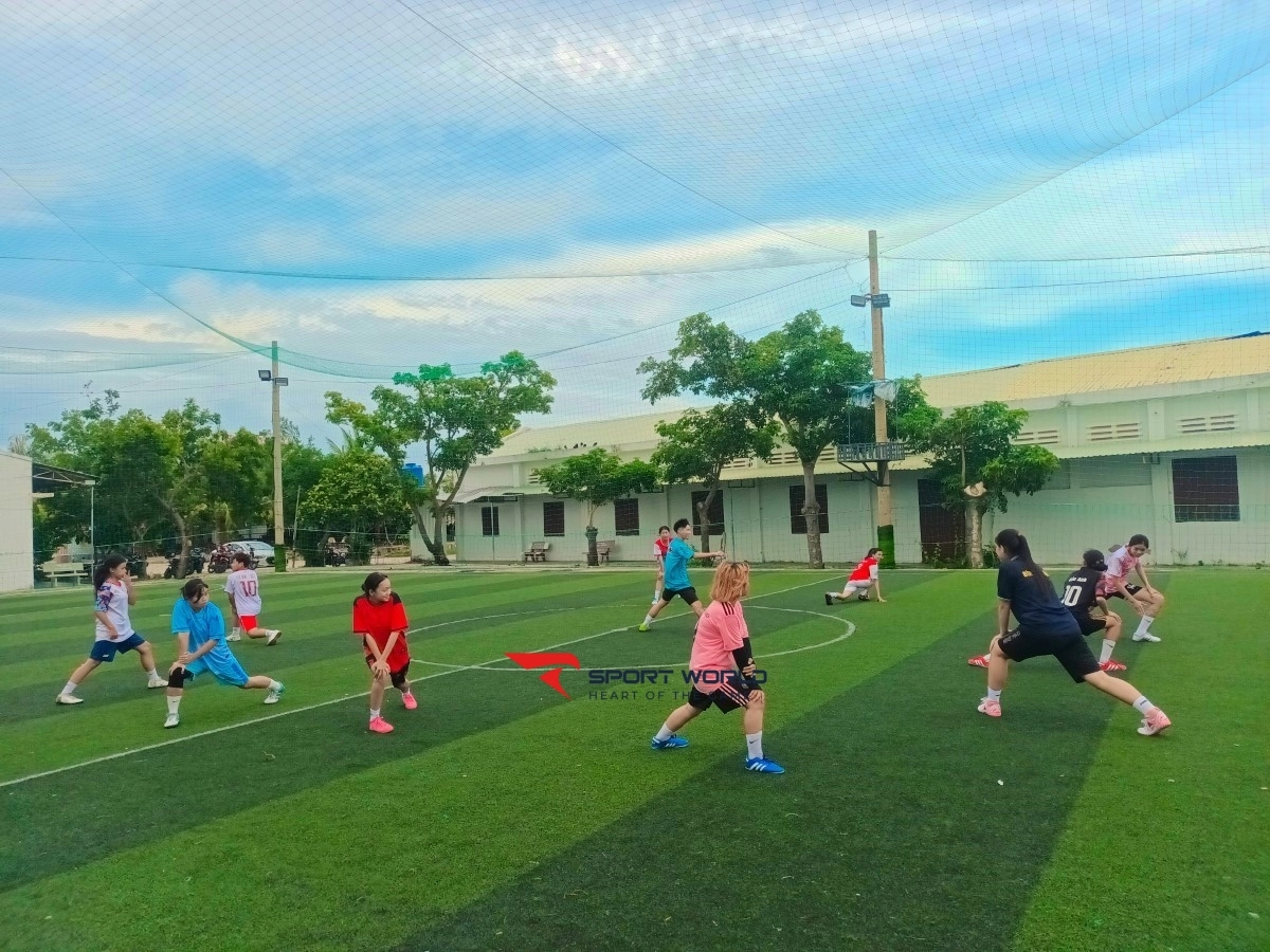 Sân bóng đá cỏ nhân tạo Tuy Phong