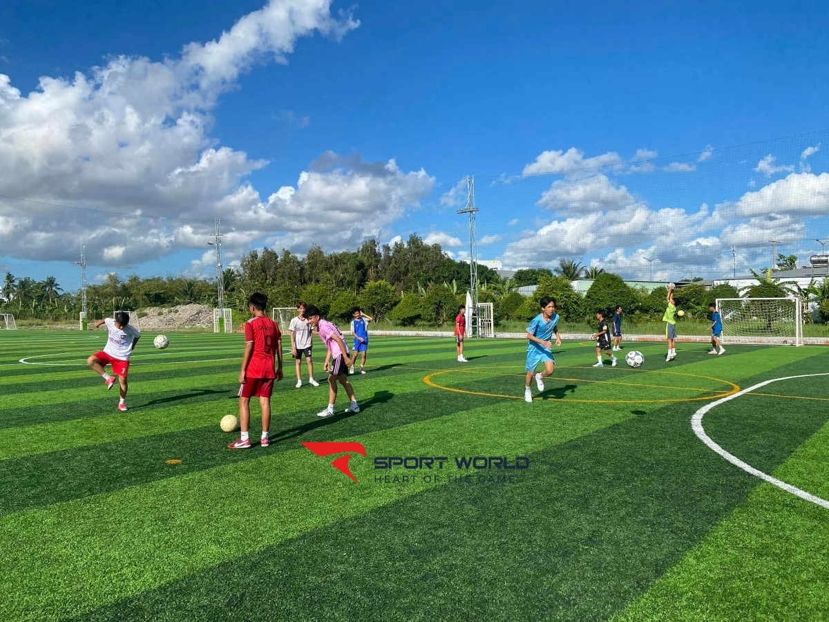 Sân bóng đá Tây Nam