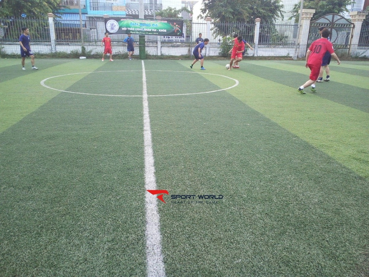 Sân bóng Việt Hoa