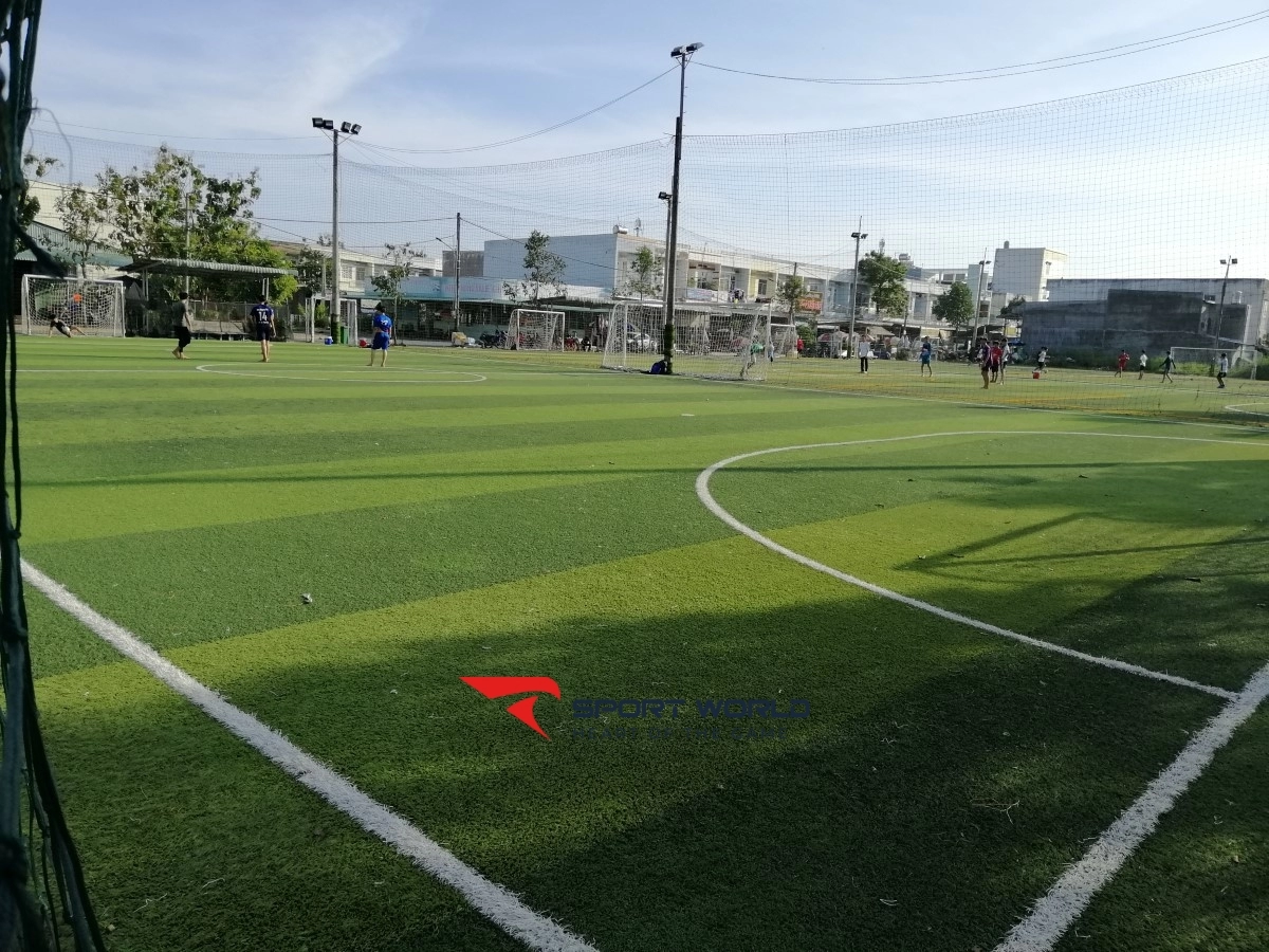 Sân bóng đá TT Phong Điền