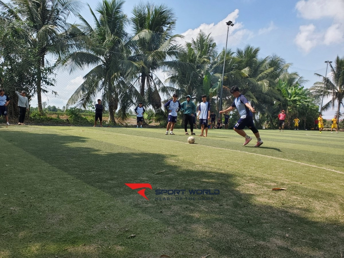 Sân bóng đá Kênh E