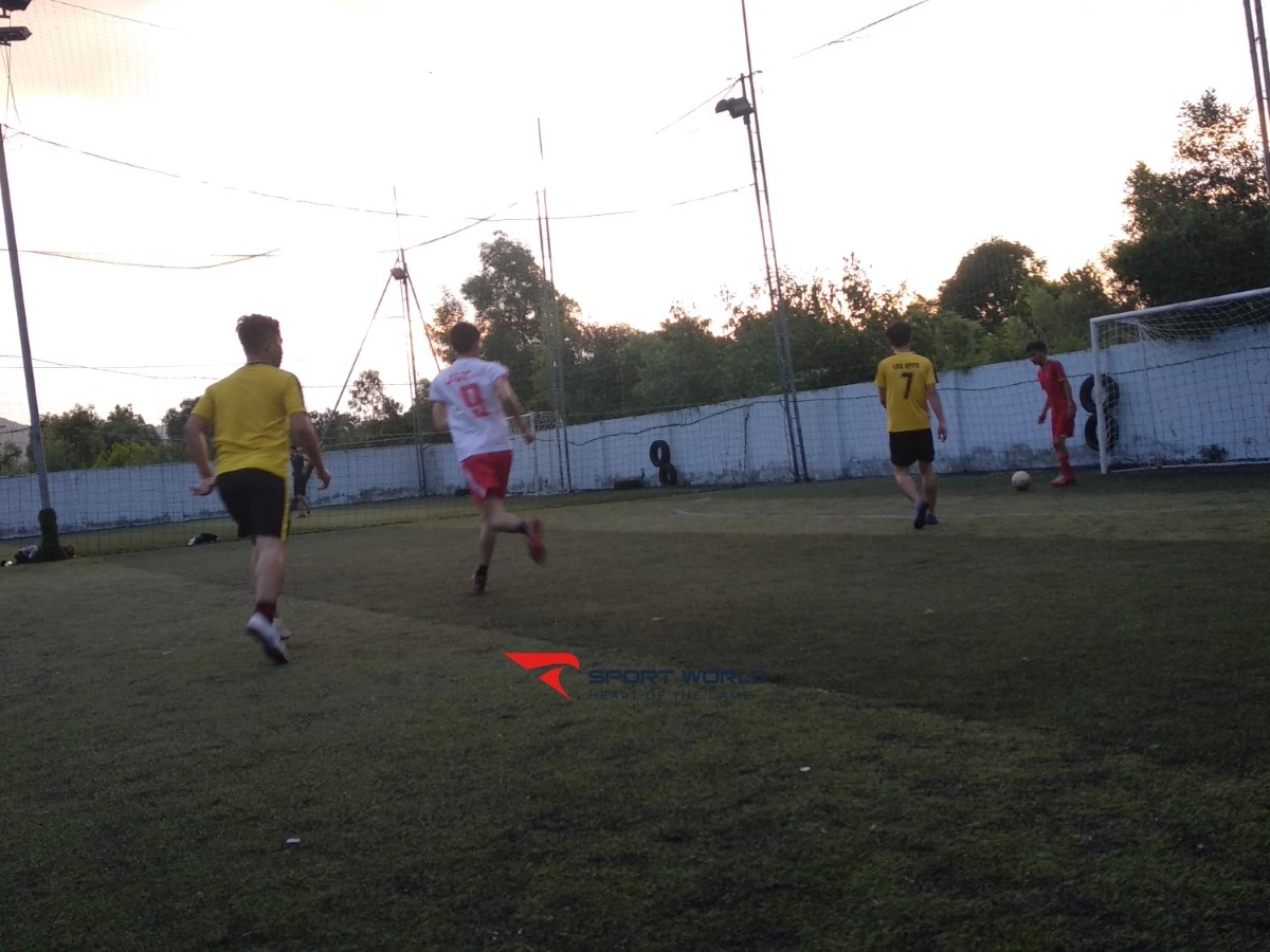 Sân bóng đá Mỹ Nhật Quang