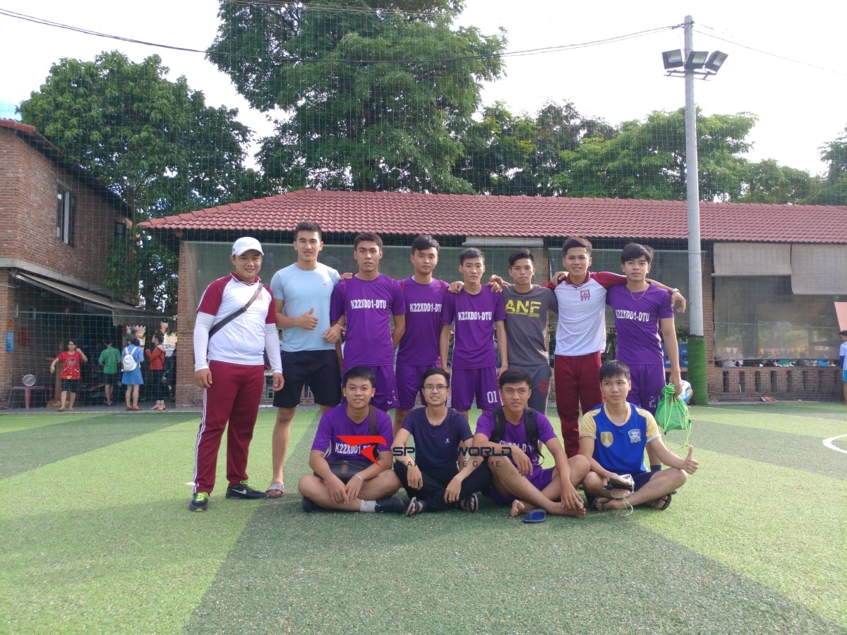 Sân bóng đá Trang Hoàng