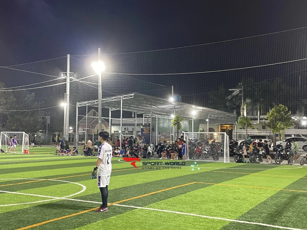 Sân bóng đá Phạm Nguyễn