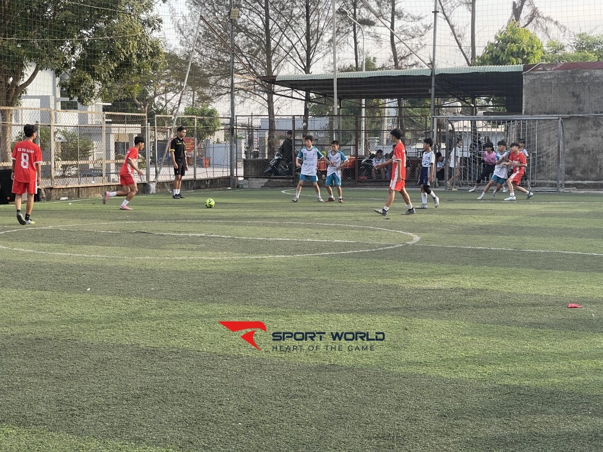 Sân bóng Nhà Văn Hóa