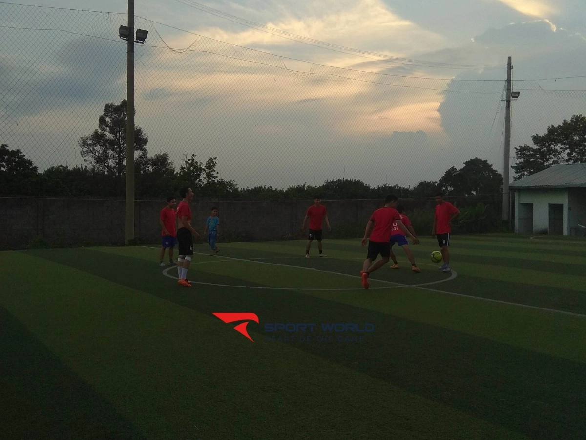 Sân bóng đá Cây Gáo