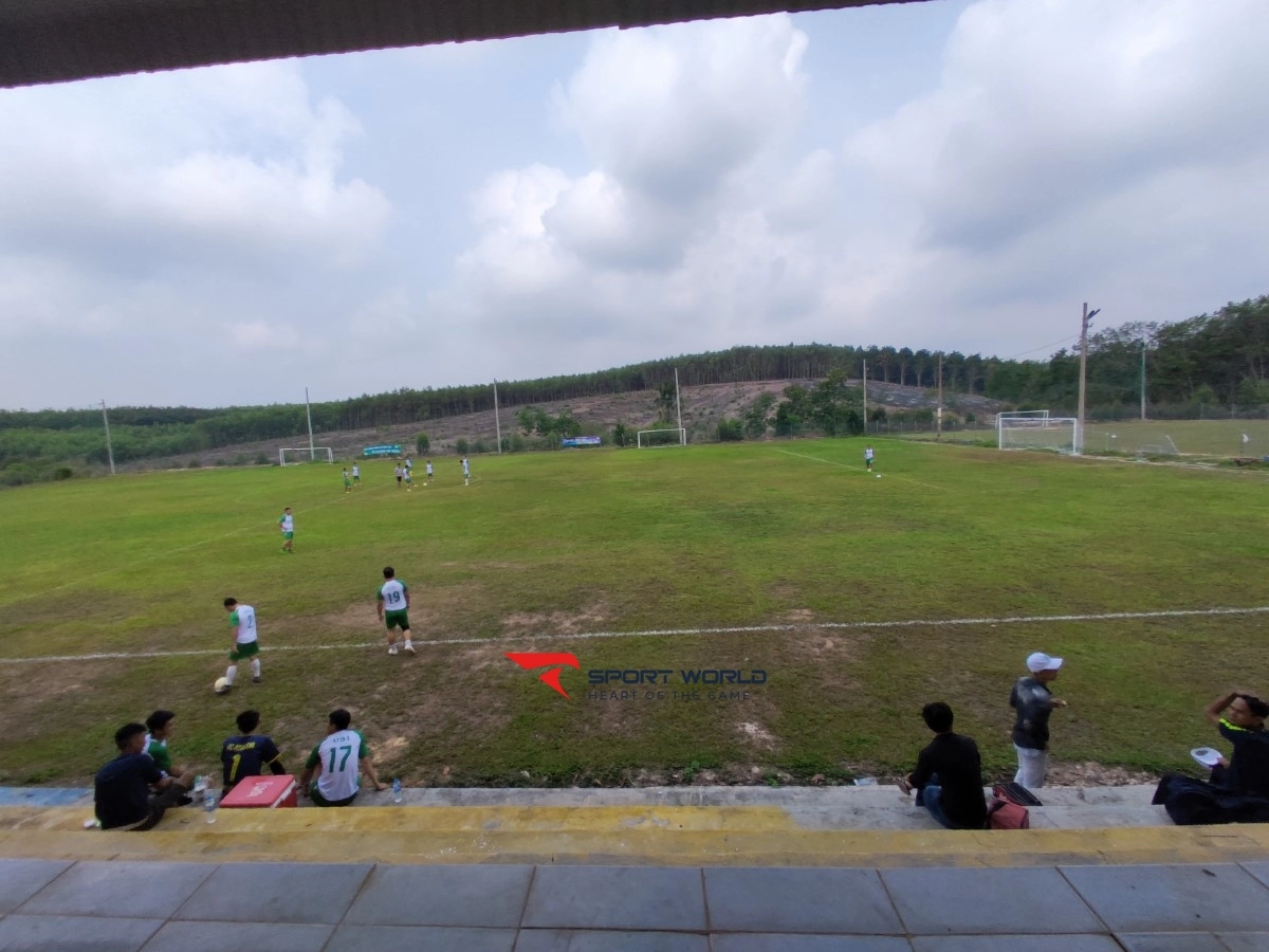 Sân bóng đá Vĩnh An