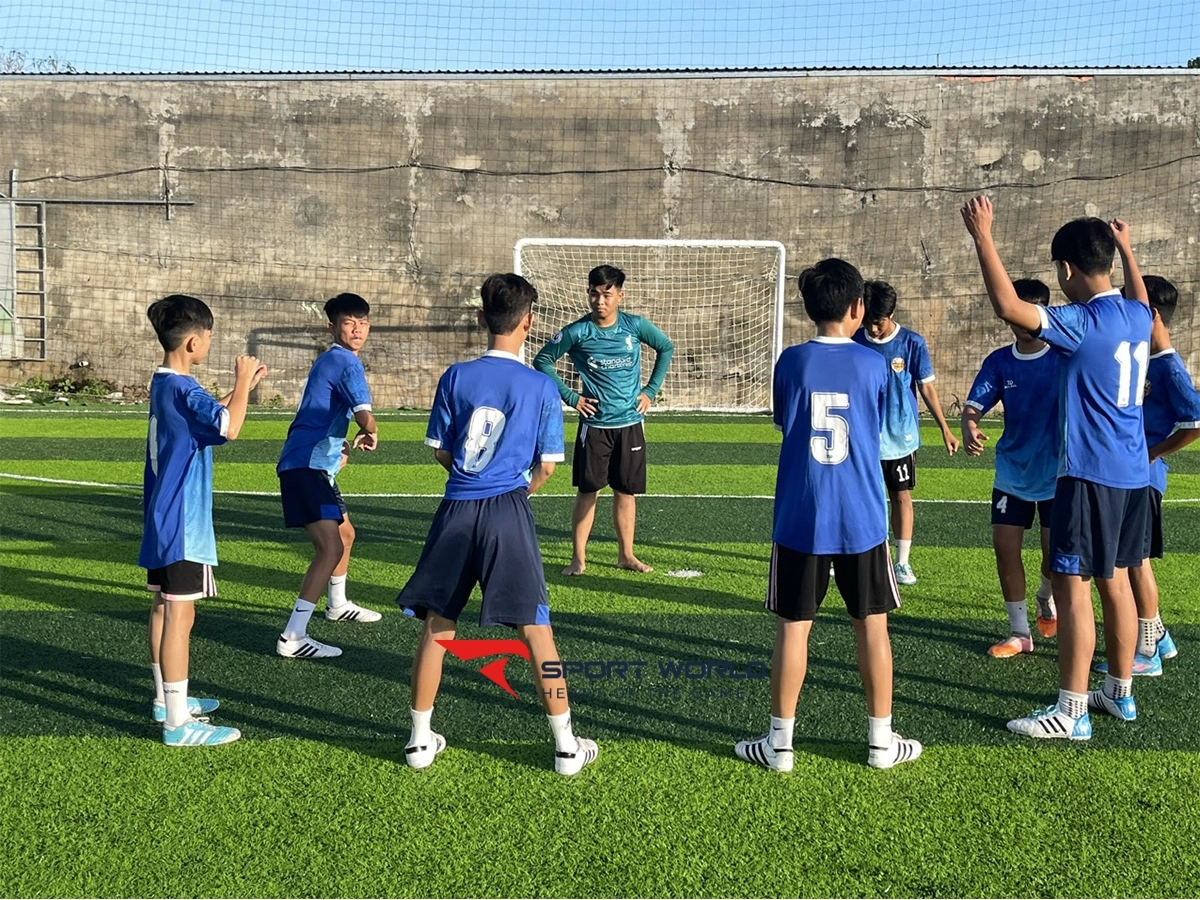 Sân bóng đá Cái Tôm Trong