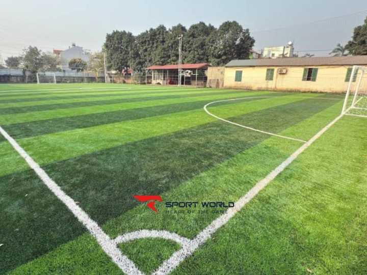 Sân bóng Cống Chèm