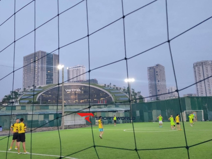 Sân bóng Giang Sơn - Cầu Giấy