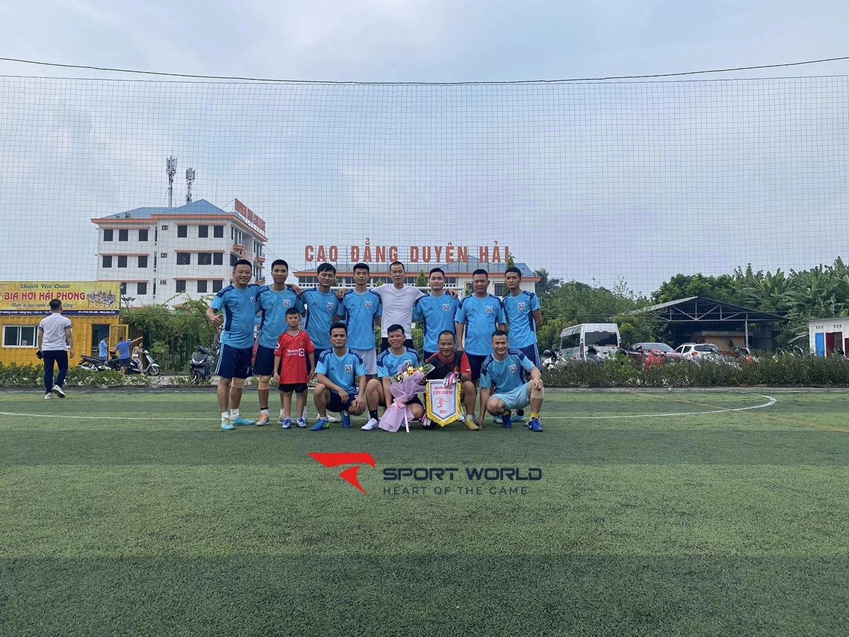 Sân bóng Song Phượng