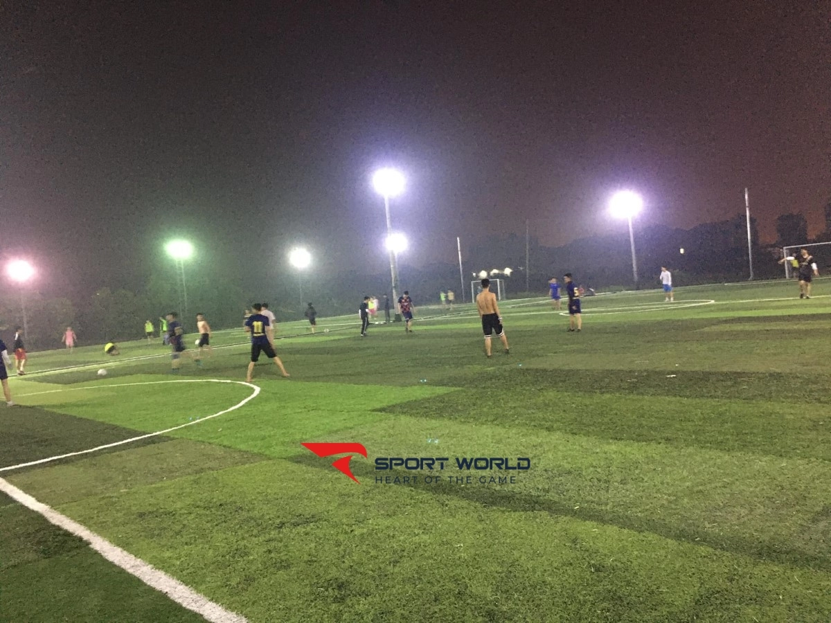 Sân bóng xã Hạ Mỗ