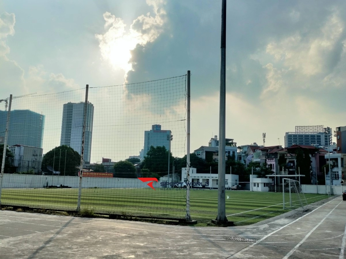 Sân Bóng Hoàng Cầu