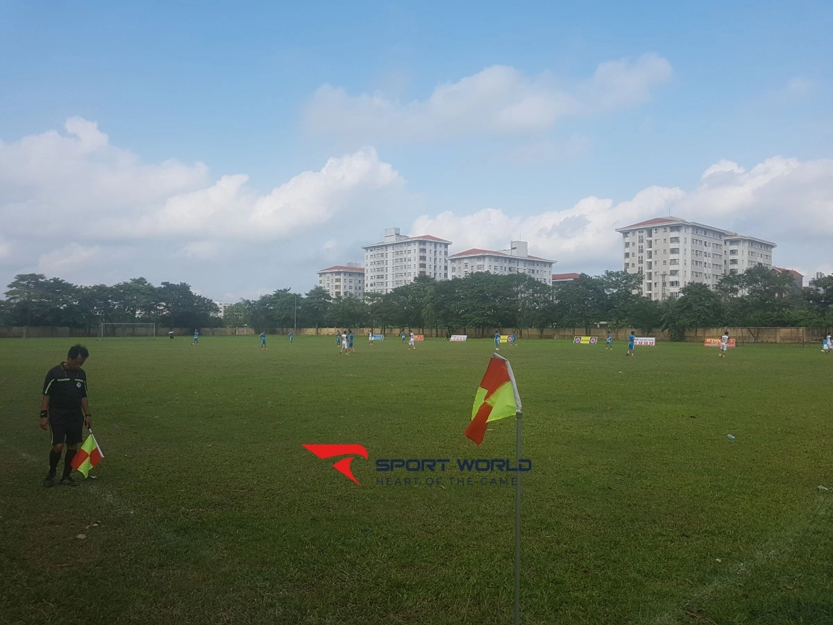 Sân bóng đá Gia Lâm