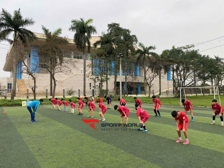 Sân bóng đá nhà thi đấu Gia Lâm