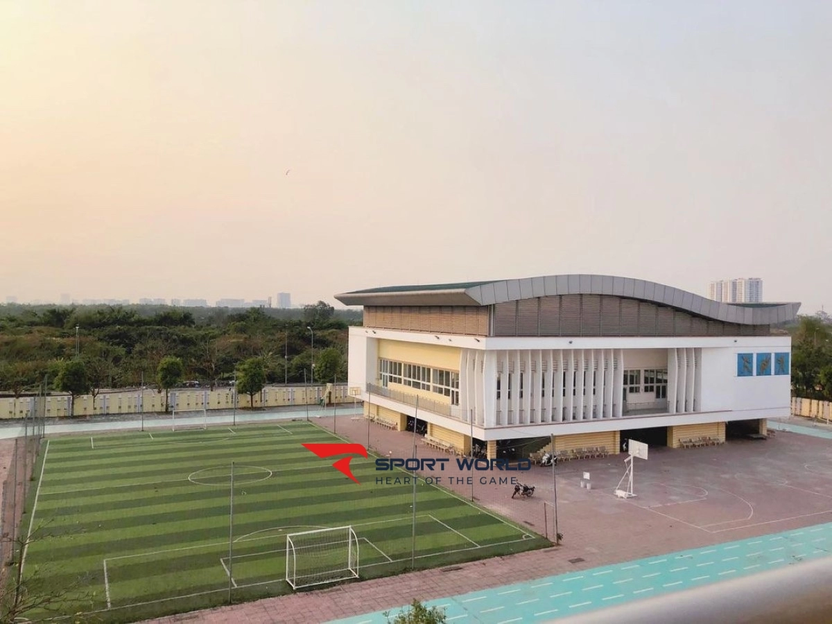 Sân bóng đá Trường THPT  Chuyên Cao Bá Quát Gia Lâm