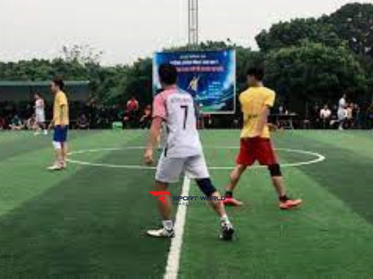 Sân bóng Cường Xuân