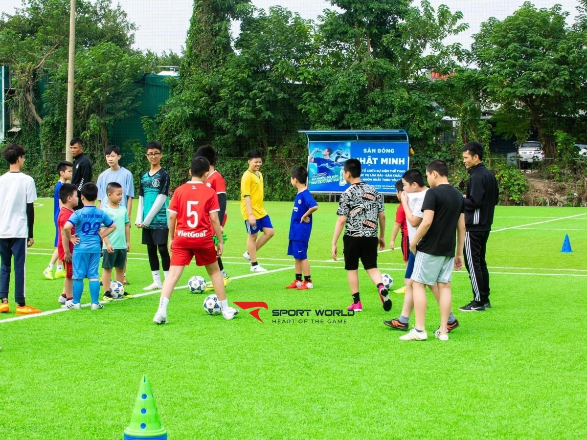 Sân bóng Nhật Minh