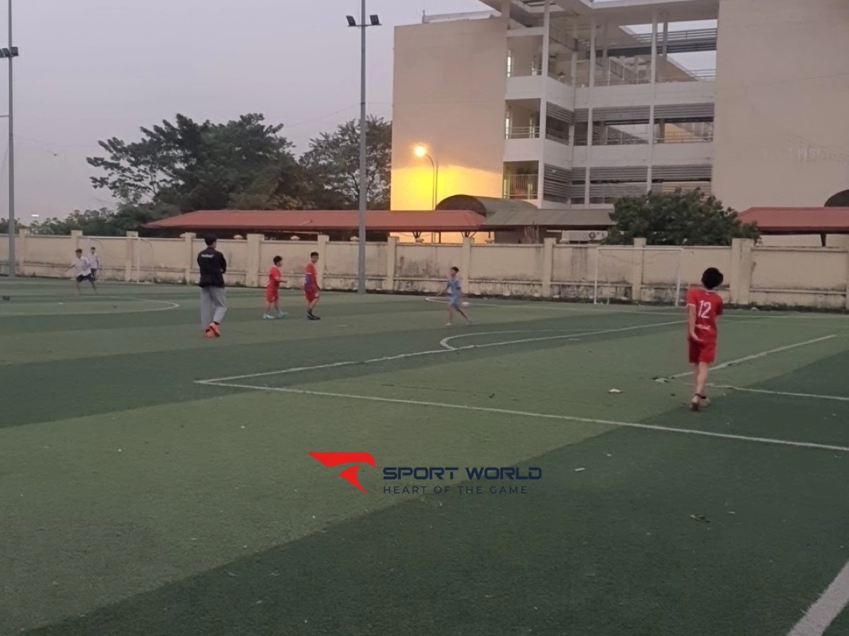 Sân bóng Tây Mỗ