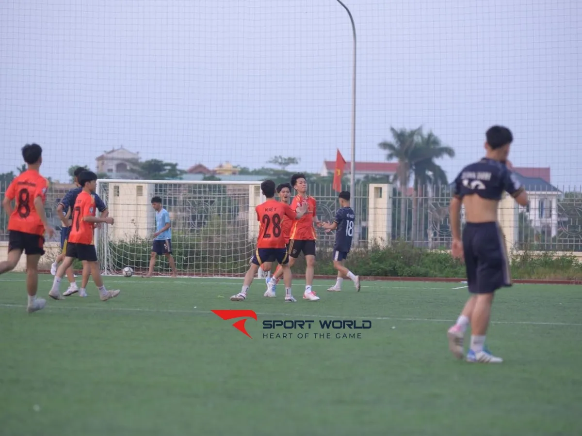 Sân bóng đá Tri Trung