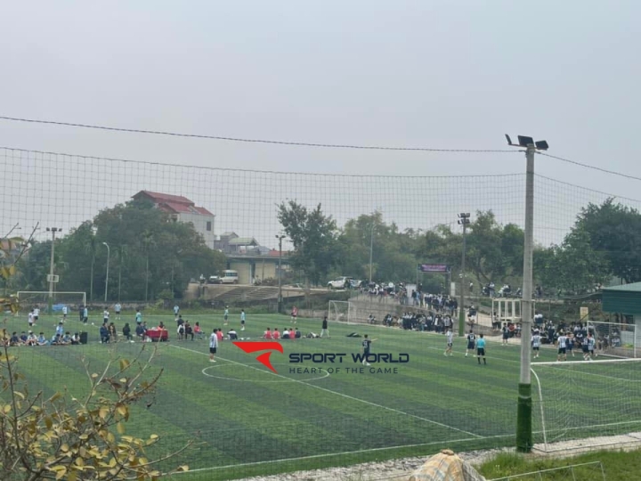 Sân bóng Đĩnh Tú